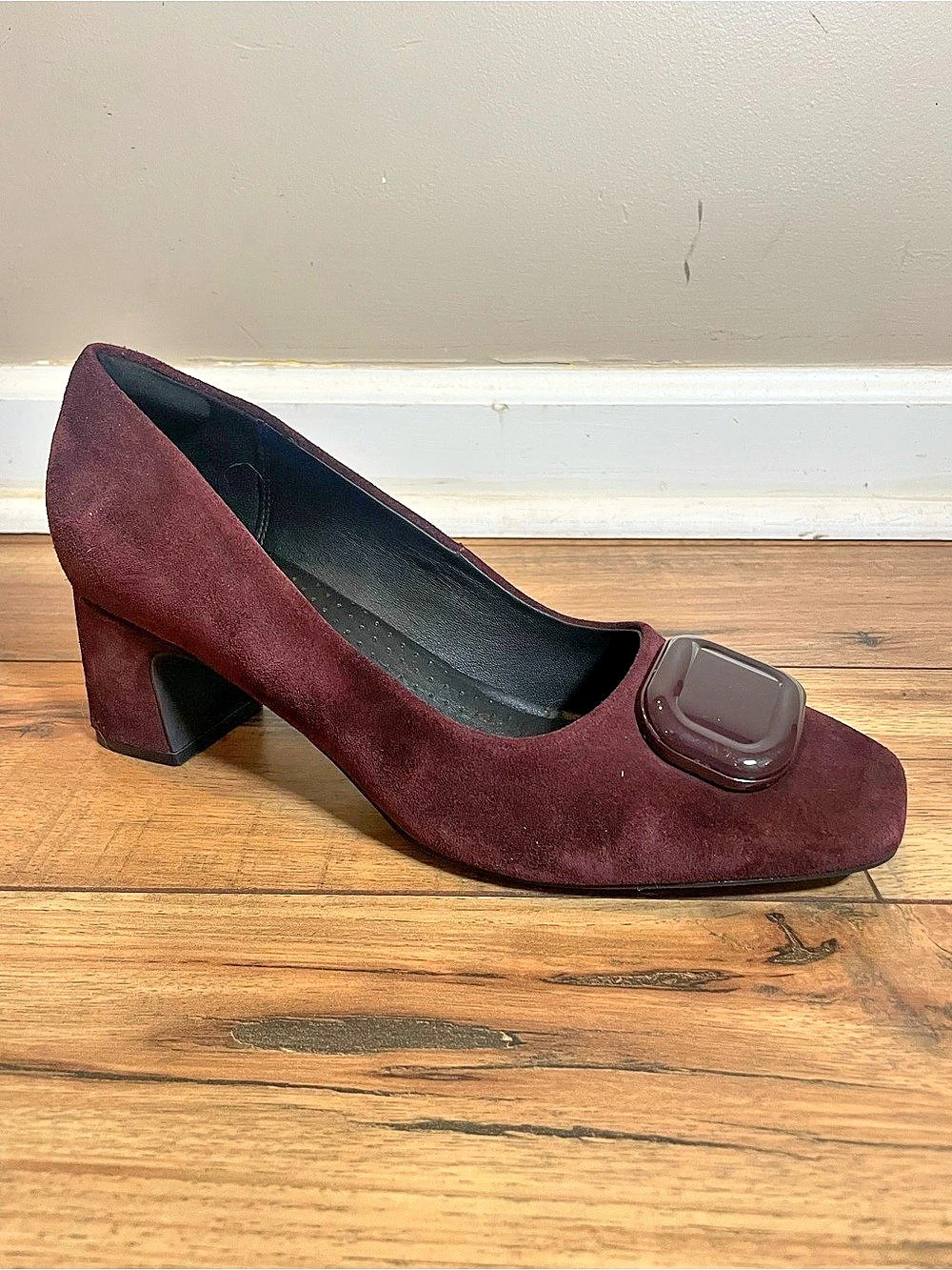 Clarks Fernie Trim Merlot Suede Pump